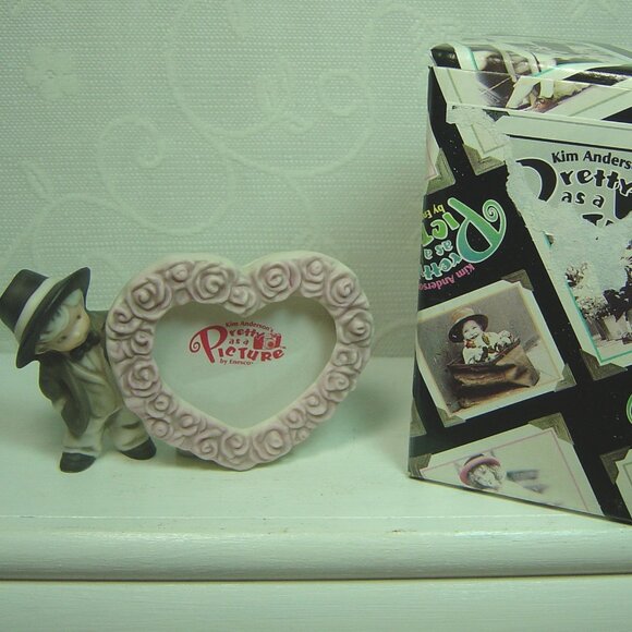 Kim Anderson Pretty as a Picture photo frame-boy with heart - Picture 1 of 4